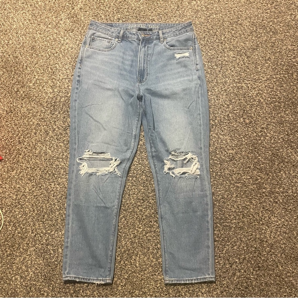 American Eagle Outfitters Mom Jeans